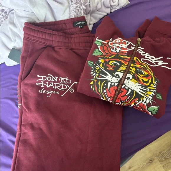 Ed Hardy Maroon Joggers w/ Hoodie with Tiger Print - Picture 2 of 10